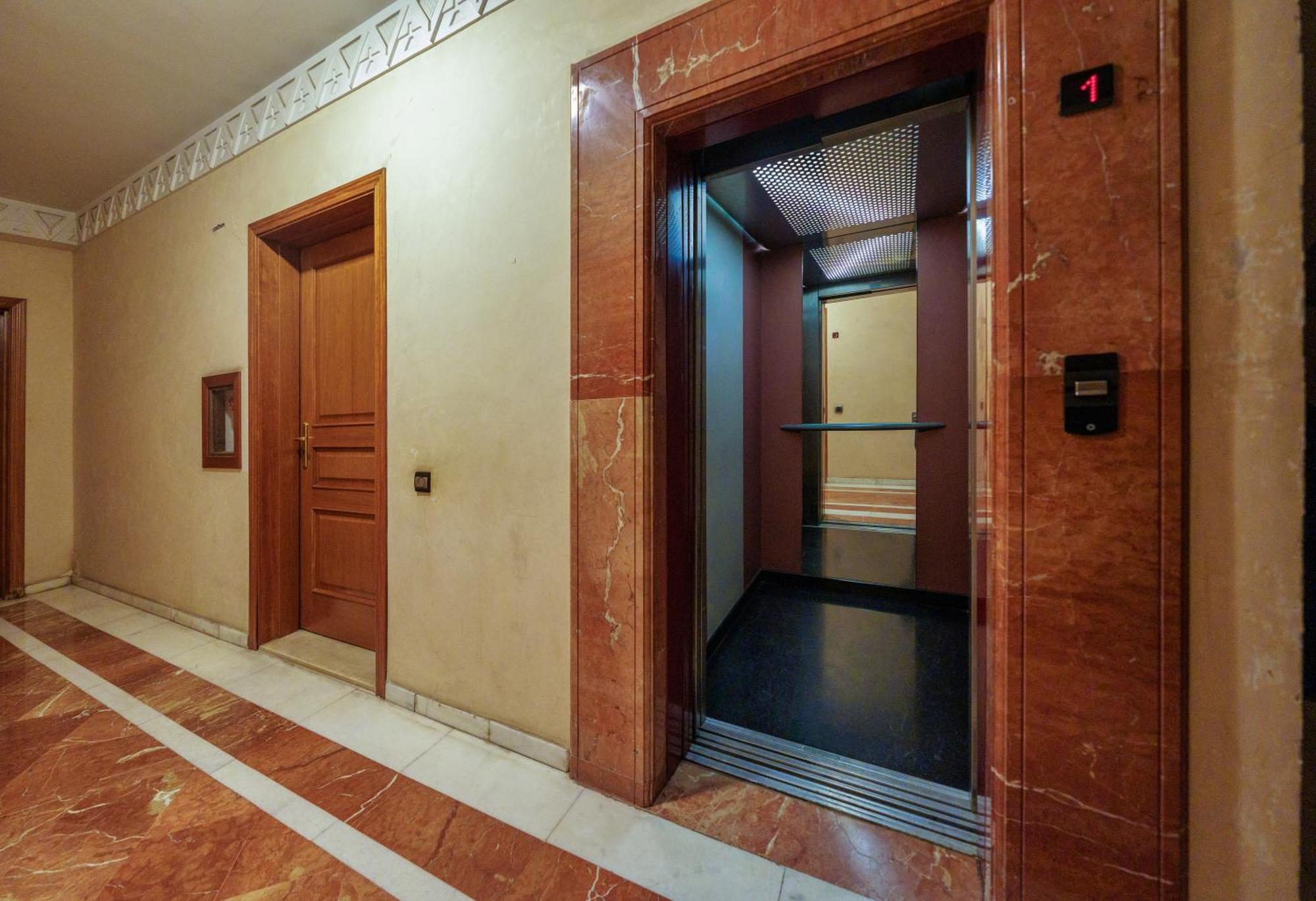 Appartement Haut Standing Gueliz Plaza Avec Vue Marrakesh Eksteriør bilde